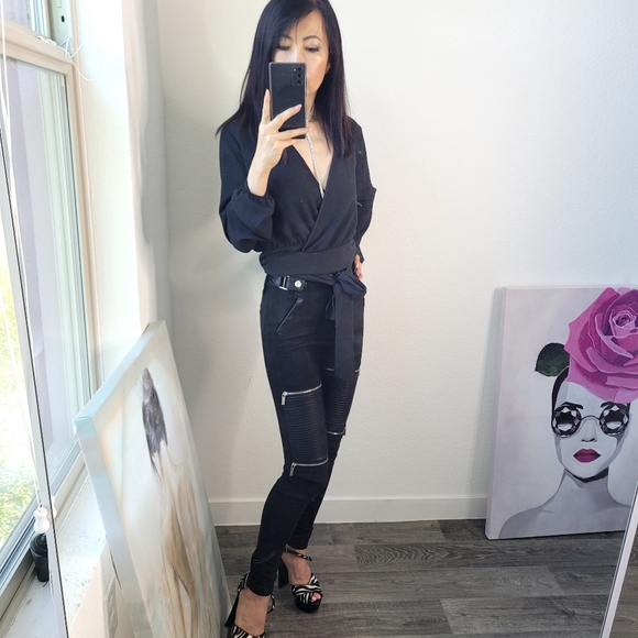 Fashion Nova wrap top - Picture 7 of 8